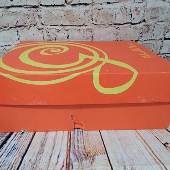 Gabriella Rocha Quilla Patent Platform Pumps - Picture 11 of 11